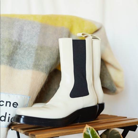 Authentic Bottega Venetta Lean Boots 👢 - Picture 2 of 7